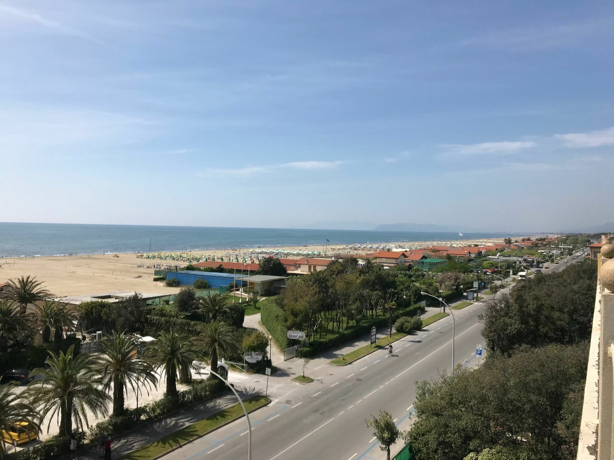 Hotel San Carlo مارينا دي بييتراسانْت المظهر الخارجي الصورة